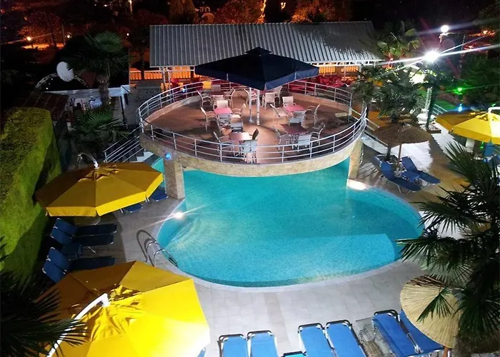 酒店 Niko Paradise 帕拉塔蒙